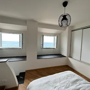 Brand New With Seaview & Private Parking Appartamento